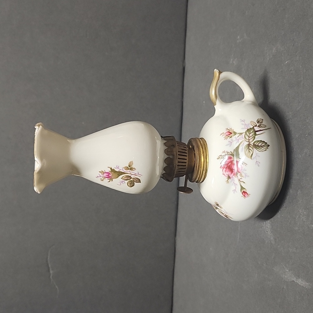Vintage Norcrest oil lamp
